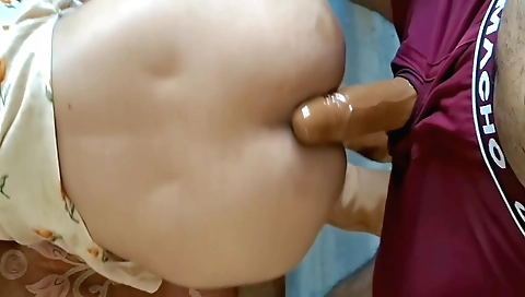 Amateur video of a hot girl masturbating and fucking