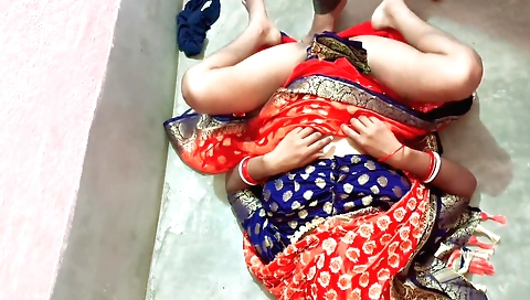 Indian milf fucks in the office to get the job open