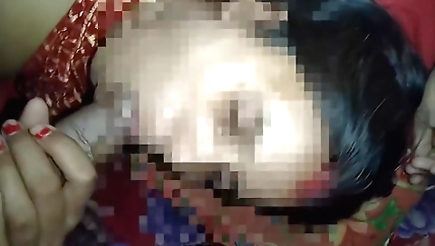 Hot housewife with sexy face gets her pussy and hair treated