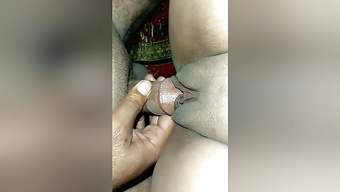 Indian babe with a shaved pussy in a sexy dress 08d