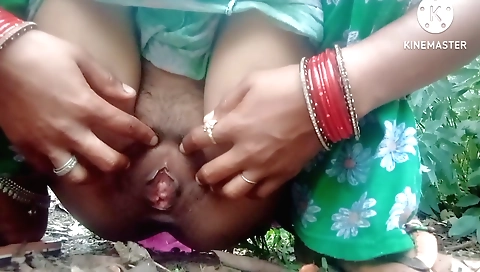 Desi Bhabhi Jungle Me Jackie Phone Pe Boyfriend Say Bat Ke