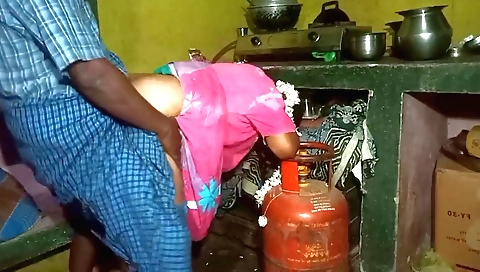 Big ass brunette with a juicy pussy in an amateur film