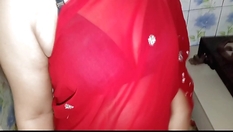 Indian wife with a hot body and a big boobed ass 1977