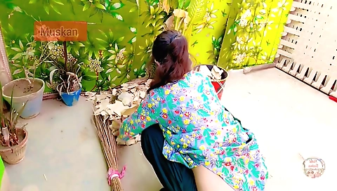 Indian amateur porn video shows a sexy and playful session