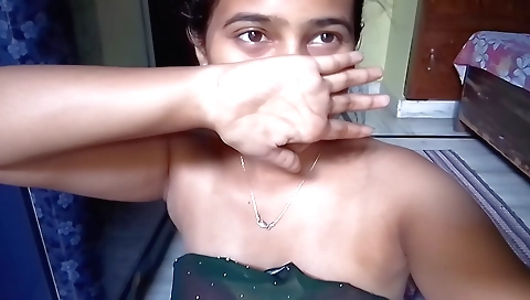 Indian woman in her bedroom dancing and making cum