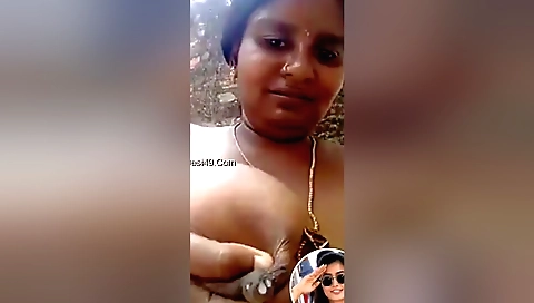 Bhabhi rides a bicycle while showing off her sexy body