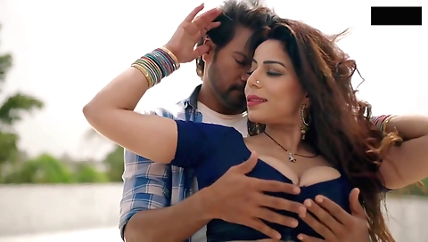 Indian hottie with a nice ass is having sex with a guy