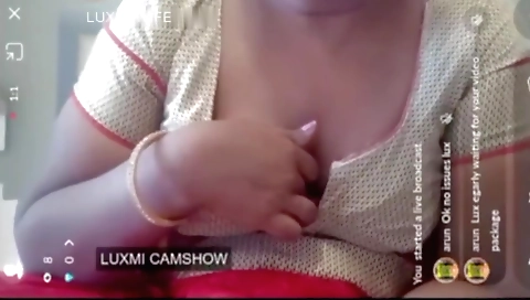 Amateur girl fingering herself in a hardcore sex cam vid