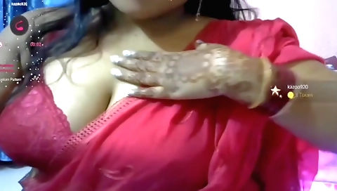 Big boobs amateur brunette video showing off her tits