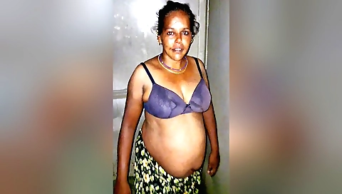 Indian girl showing off her beautiful face in homemade clip