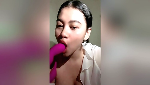 Indian brunette masturbates with sex toy in homemade porn 3d