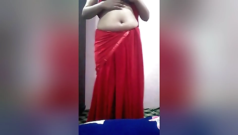 Indian solo sex vid with girl taking it from behind
