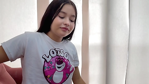 Indian amateur teen babe is on diet and eating nuts