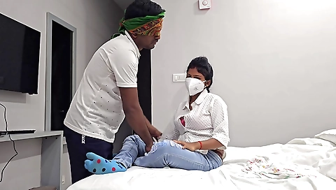 Indian brunette 4k porn video with a very hot 18+ girl