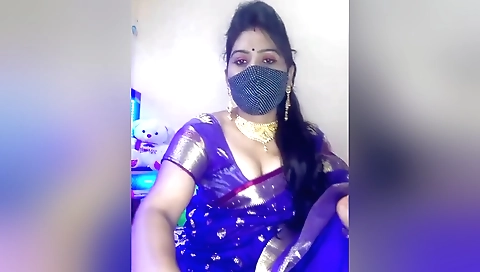 Today Exclusive- Sexy Bhabhi Showing Her Boobs And Pussy 3