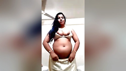 Indian brunette video with me making a sexy solo video