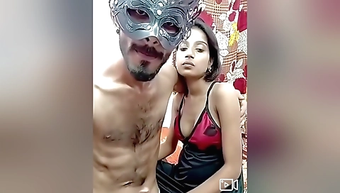 Today Exclusive- Hubby Showing Wife Boobs On Cam Show