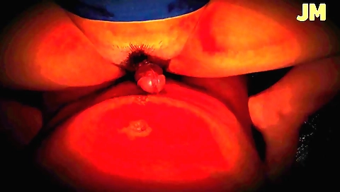 Indian hottie visits my house and tries to get off