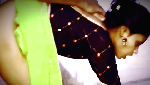 Indian amateur shows her natural boob in a bedroom