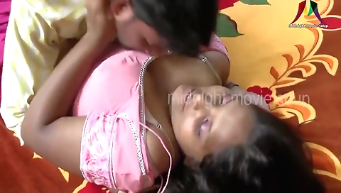 Indian brunette amateur sex video with a girl in sexy dress