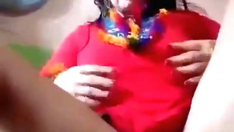 Sexy brunette amateur milf with a hot pussy camouflaged