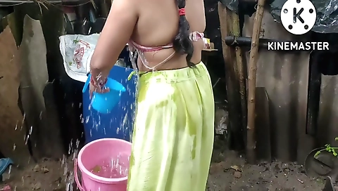 Indian solo video with a beautiful body in the outdoor