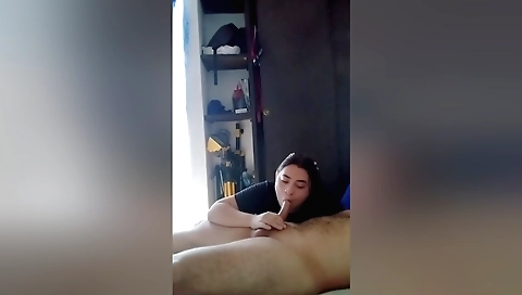 Stunning amateur brunette video clip with a perfect body