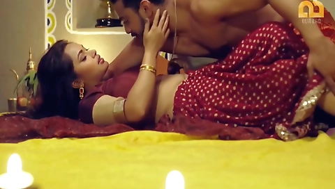 Indian pornstar gets a huge creampie in her sex show