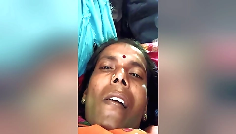 Indian bhabhi with huge round boobs enjoys to get fucked