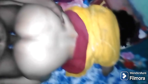 Amature brunette gets in stepbrother-inlaw's bed by smoking