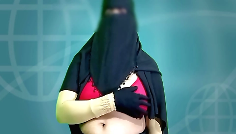 Hot solo housewife queen with a sexy ass and hairy pussy