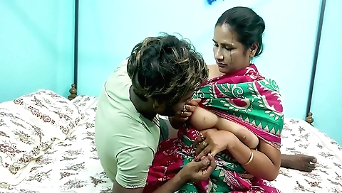 Mature brunette milf fucks her stepbrother in amateur clip