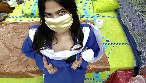 Indian schoolgirl masturbates on a Whatsapp video call