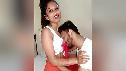 Indian woman gets fucked with a thick stick in webcam