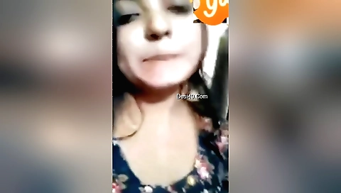 Beautiful indian brunette is showing off on the webcams