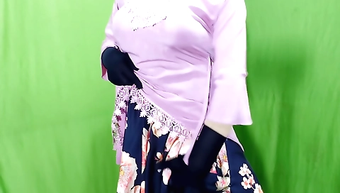 Indian teen has a nice natural body and a nice face