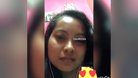 Indian webcam solo show with a hot babe in her panties