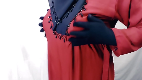 Indian muslim chick with sexy body is having fun with neighbor