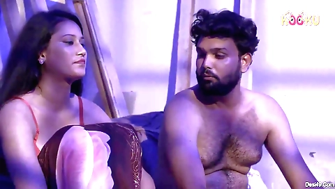 Bright and hot brunette babe gharar elegance shows off her curves