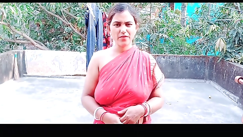 Outdoor solo video with a brunette with a huge black boob