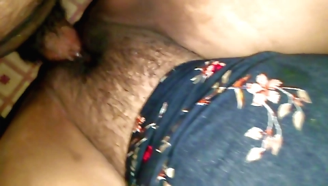 Amateur hairy girl with a hairy pussy gets cumshot