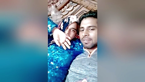 Indian amateur fucks herself online and her roommate