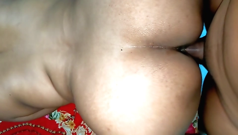 Indian bhabhis in a trance and enjoying her own body