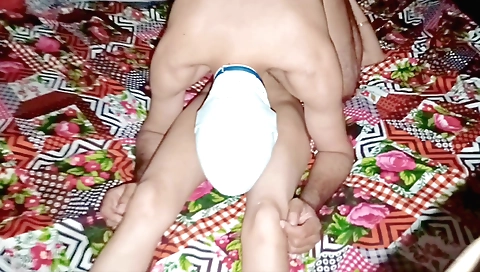 Indian slut 18+ in sexy lingerie gets her ass fucked