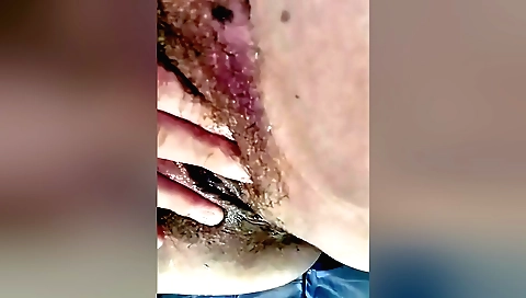 I'm making solo masturbation videos with a hot pussy