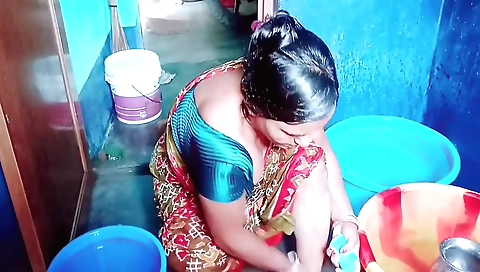 Indian solo female masturbates with her favorite instrument