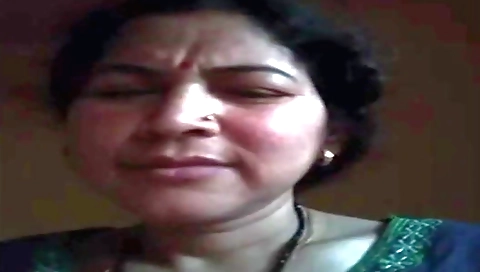 My hairy pussy in the amateur video in the bareback