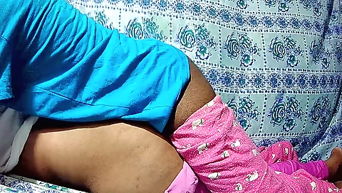 Big boobs girl plays with big penis and she gets pounded in bed