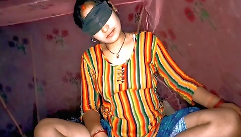 Indian brunette with natural boobies is sexy and busty