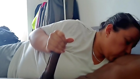 Big dick and a homemade handjob in a interracial scene